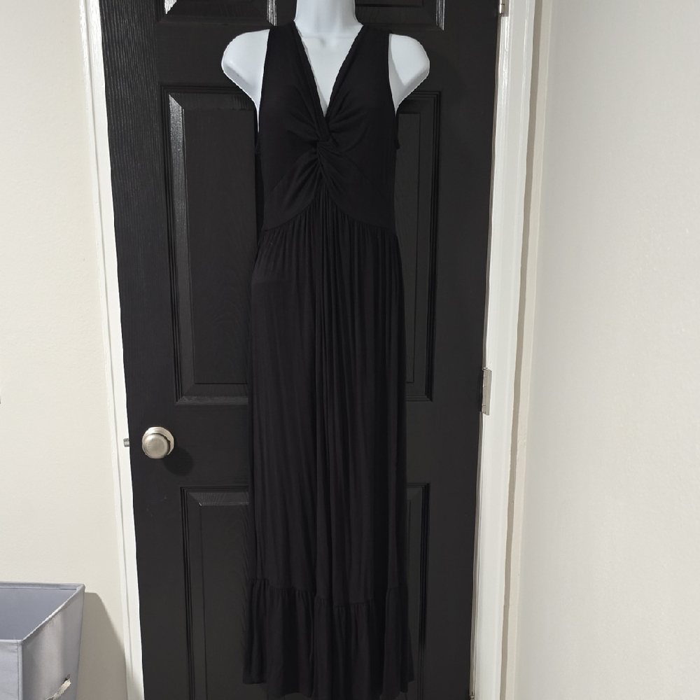 Emerald Black Twist-Front Maxi Dress